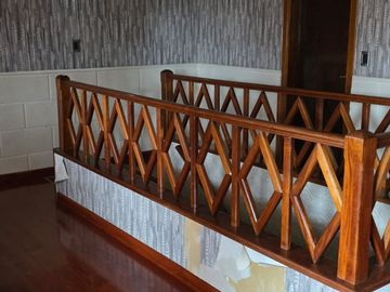 Venta casa 5 ambientes fondo cochera Liniers