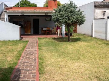 VENTA CASA 3 AMB BERAZATEGUI PARRILLA CCE VARELA