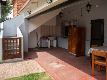 VENTA CASA 3 AMB BERAZATEGUI PARRILLA CCE VARELA