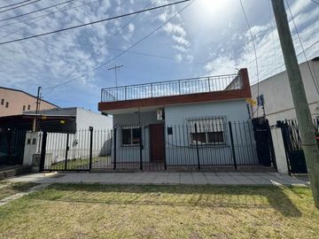 VENTA CASA 3 AMB BERAZATEGUI PARRILLA CCE VARELA