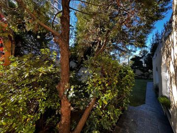 VENTA CASA DE DISEÑO + PARQUE + LOTE EXCEPCIONAL