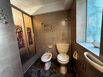 VENTA CASA DE DISEÑO + PARQUE + LOTE EXCEPCIONAL