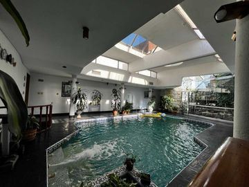 VENTA CASA DE DISEÑO + PARQUE + LOTE EXCEPCIONAL