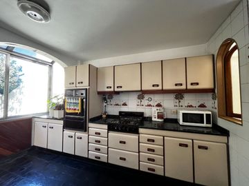 VENTA CASA DE DISEÑO + PARQUE + LOTE EXCEPCIONAL