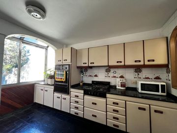 VENTA CASA DE DISEÑO + PARQUE + LOTE EXCEPCIONAL