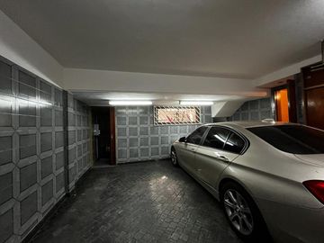 VENTA CASA DE DISEÑO + PARQUE + LOTE EXCEPCIONAL
