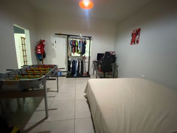 VENTA CASA 4 AMBIENTES EN BERAZATEGUI CON PATIO