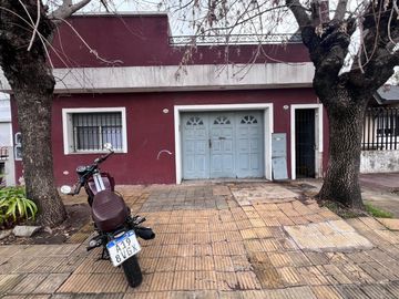 VENTA CASA 4 AMBIENTES   MORÓN APTO CREDITO