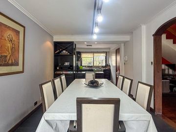 Venta Casa 5 amb en Caisamar c/ piscina y quincho