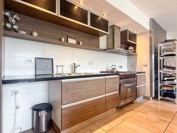 Venta Casa 5 amb en Caisamar c/ piscina y quincho