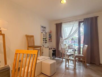 Venta Casa 5 amb en Caisamar c/ piscina y quincho