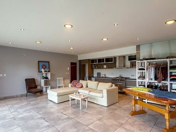Venta Casa 5 amb en Caisamar c/ piscina y quincho