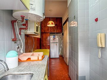 Depto 2 ambientes amueblado con terraza y parrila