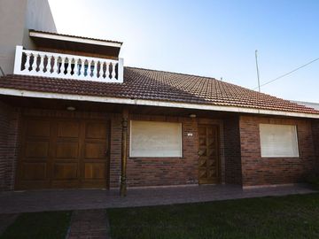VENTA CASA MAS DPTO EN BLOCK SANTA CLARA DEL MAR