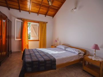 VENTA CASA MAS DPTO EN BLOCK SANTA CLARA DEL MAR