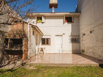 VENTA CASA MAS DPTO EN BLOCK SANTA CLARA DEL MAR