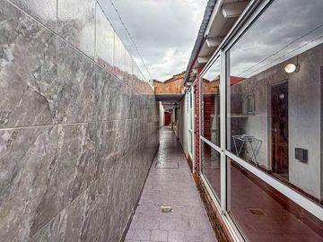 venta casa 3 ambientes jardin + dto 2 amb. permuta