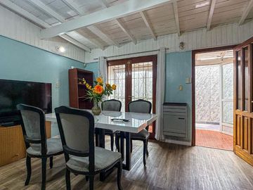 venta casa 3 ambientes jardin + dto 2 amb. permuta