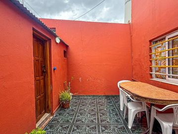 venta casa 3 ambientes jardin + dto 2 amb. permuta