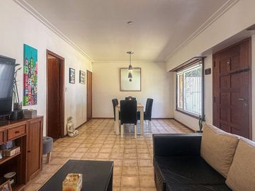 VENTA CASA 5 AMBIENTES CONSTITUCIÓN PILETA QUINCHO