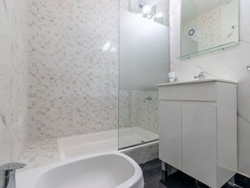 DEPARTAMENTO VENTA 4 AMB RECOLETA BALCON C/ DEPEN
