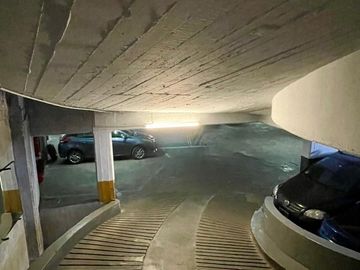 Cochera VENTA Recoleta Excelente Ubicación