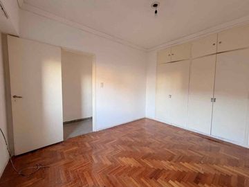 VENTA 3 AMB BALCON AL FRENTE VELEZ SARSFIELD