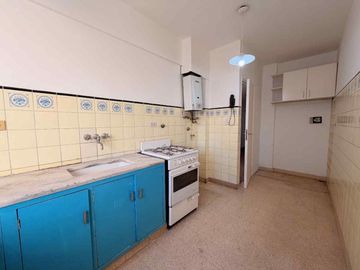 VENTA 3 AMB BALCON AL FRENTE VELEZ SARSFIELD