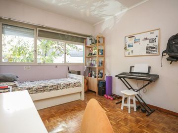 SEMIPISO DE 4 AMB.  C/COCHERA, FRENTE EN BELGRANO