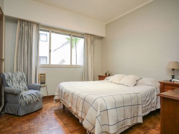 SEMIPISO DE 4 AMB.  C/COCHERA, FRENTE EN BELGRANO