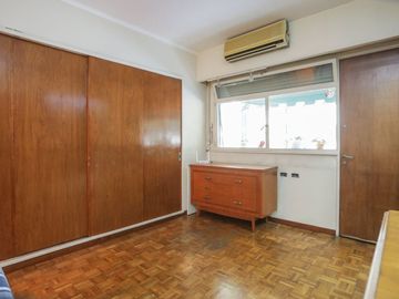 SEMIPISO DE 4 AMB.  C/COCHERA, FRENTE EN BELGRANO