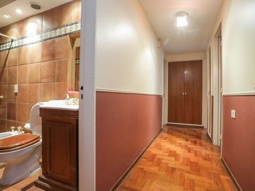SEMIPISO DE 4 AMB.  C/COCHERA, FRENTE EN BELGRANO