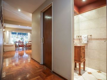 SEMIPISO DE 4 AMB.  C/COCHERA, FRENTE EN BELGRANO