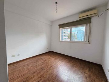 VENTA 3 AMB CON BALCON Y COCHERA BARRIO FLORES