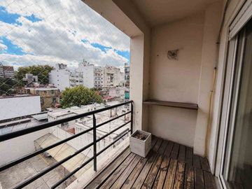 VENTA 3 AMB CON BALCON Y COCHERA BARRIO FLORES