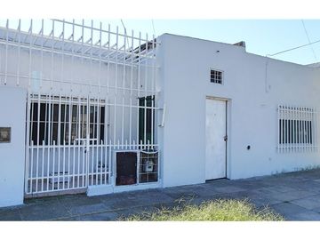 CASA LOTE PROPIO 10 x 20 mts CASTELAR OPORTUNIDAD