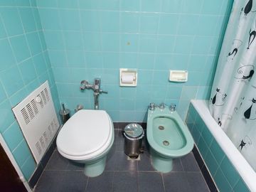 4 ambientes con dependencia balcón al frente