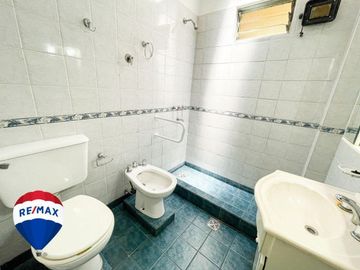 CASA 3 AMBIENTES COCHERA JARDIN SAN JUSTO