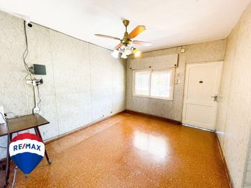 CASA 3 AMBIENTES COCHERA JARDIN SAN JUSTO