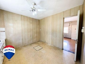CASA 3 AMBIENTES COCHERA JARDIN SAN JUSTO