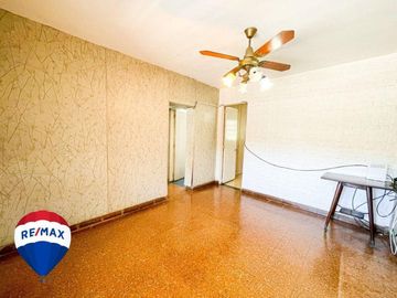 CASA 3 AMBIENTES COCHERA JARDIN SAN JUSTO