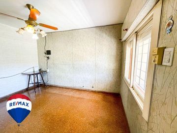 CASA 3 AMBIENTES COCHERA JARDIN SAN JUSTO