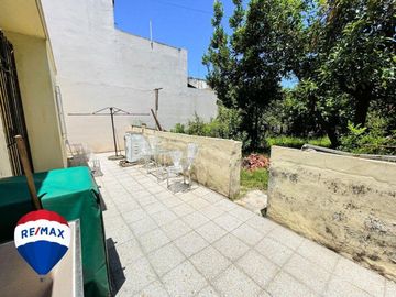 CASA 3 AMBIENTES COCHERA JARDIN SAN JUSTO