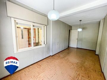 CASA 3 AMBIENTES COCHERA JARDIN SAN JUSTO