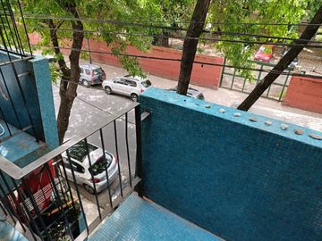 DEPARTAMENTO FRENTE A PARQUE LAS HERAS.BALCON