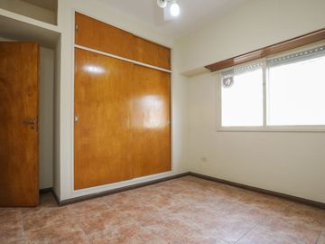 VENTA DEPARTAMENTO 3 amb al frente en 3 de febrero