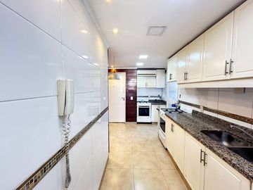 Departamento  en venta Larrea al 700 4 ambientes