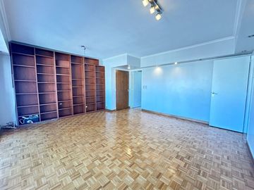 Departamento  en venta Larrea al 700 4 ambientes