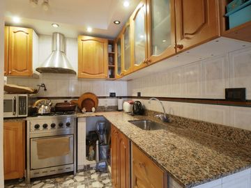 DEPARTAMENTO DE 3 AMBIENTES Y MEDIO VENTA FLORES