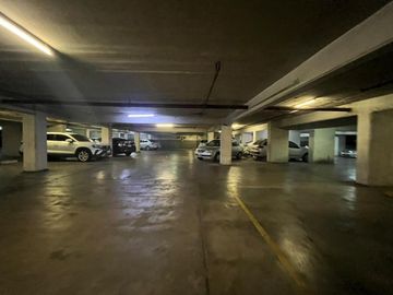 Venta de cocheras en Av. de Mayo renta/ uso propio
